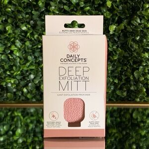 Deep Exfoliation Mitt | NEW | Daily Concepts Exfoliating Mitt